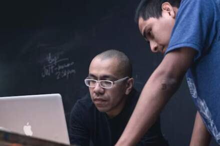 Transformasi Pembelajaran: Pengalaman Muhammad Rijali di Webinar Inovatif 32JP tentang Deep Learning dan AI