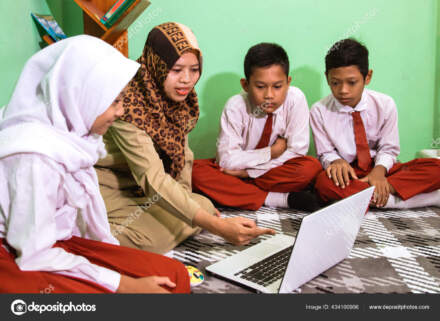 Testimoni Siti Lailatus Syarifah, S.Pd, MI: Perjalanan Menginspirasi dalam Pengajaran