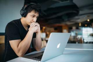 Mendekatkan Pembelajaran dengan Teknologi: Wawasan Baru Atin Ristiani dari Webinar 32JP