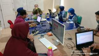 “Meningkatkan Pembelajaran yang Inspiratif: Testimoni Dian Hardiani Amrilah, S.Pd. tentang Webinar yang Memberdayakan Guru”