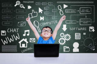 Testimoni Guru SMP Iis Siti Qodariah: Inovasi Belajar AI dari Webinar Praktik Baik 32JP