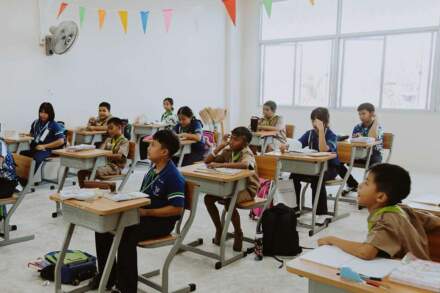 Meningkatkan Pembelajaran di SDN 2 Pagergunung dengan Teknologi AI melalui Webinar 32JP